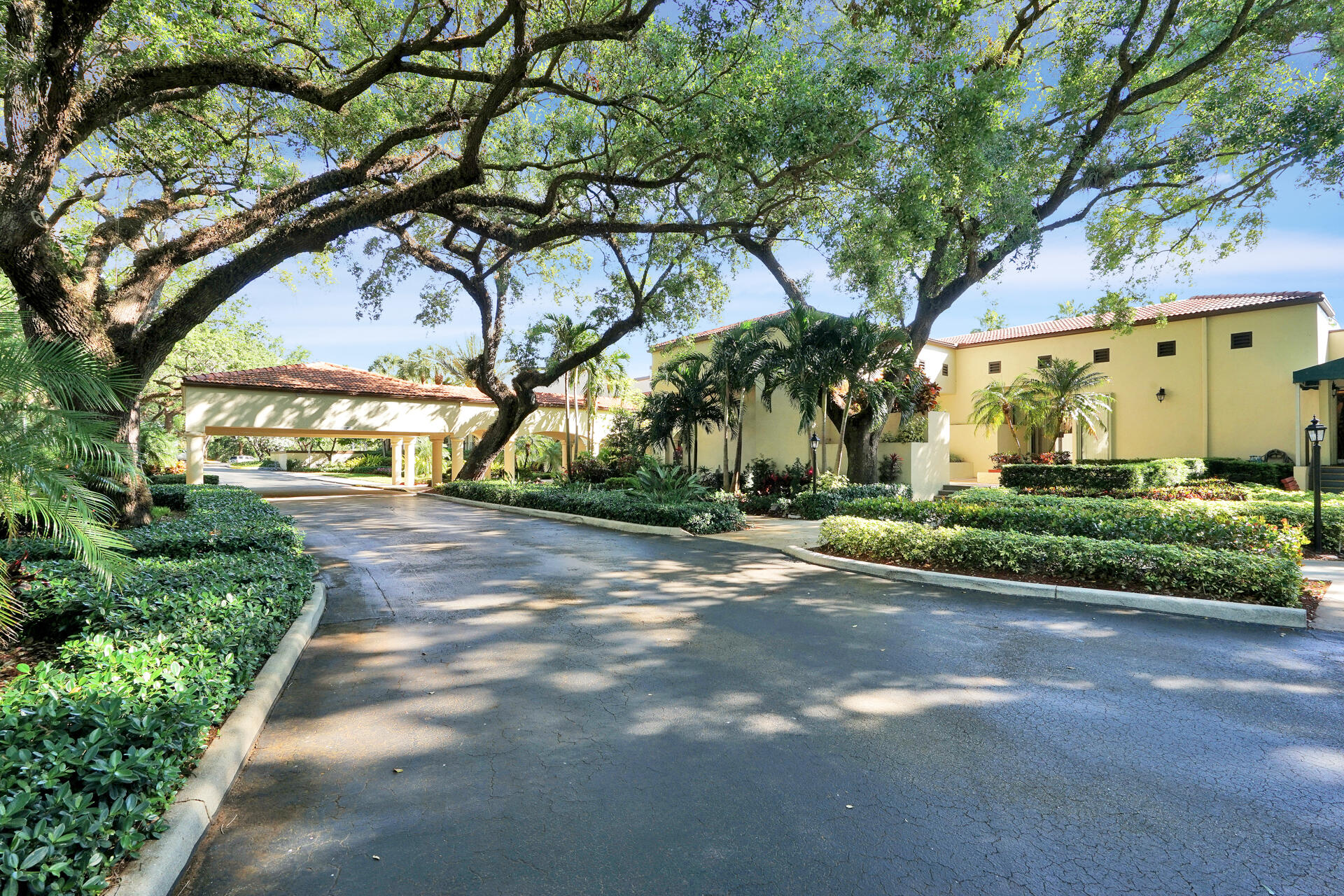 9230 Lagoon Place 110 Property Photo 24