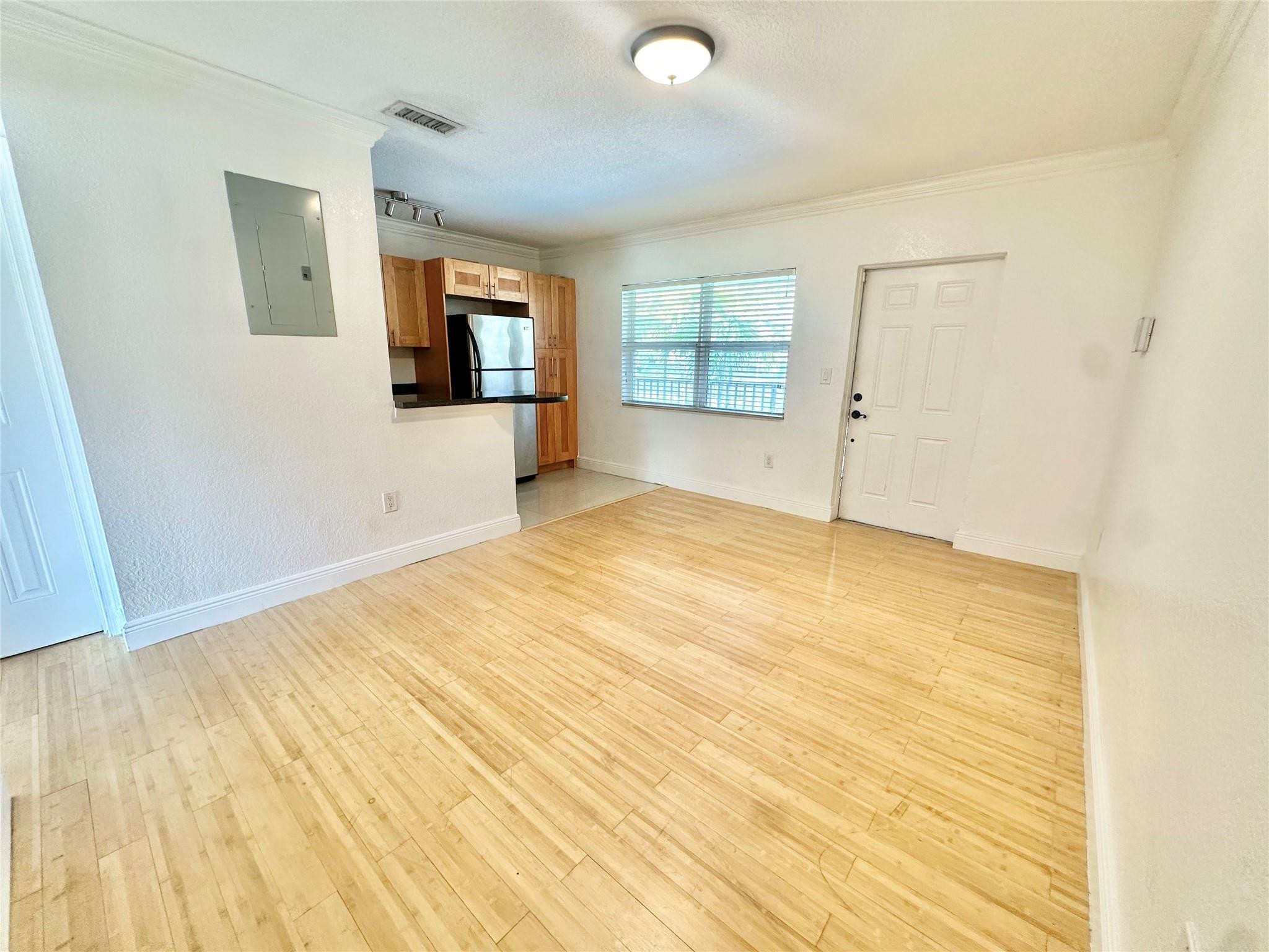 660 Ne 11th Avenue 202 Property Photo 4