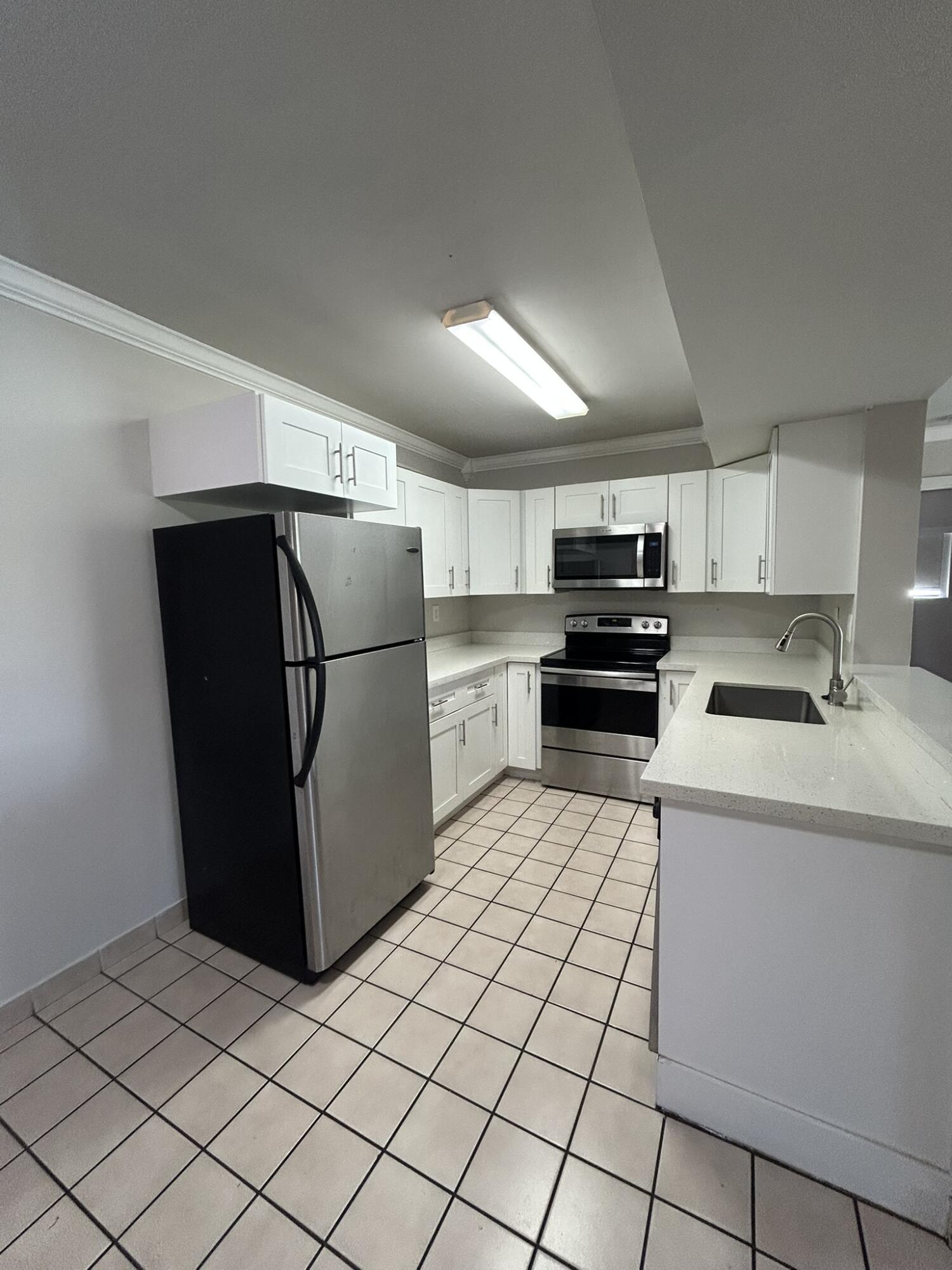 450 W Palm Cir Circle W 103 Property Photo 1