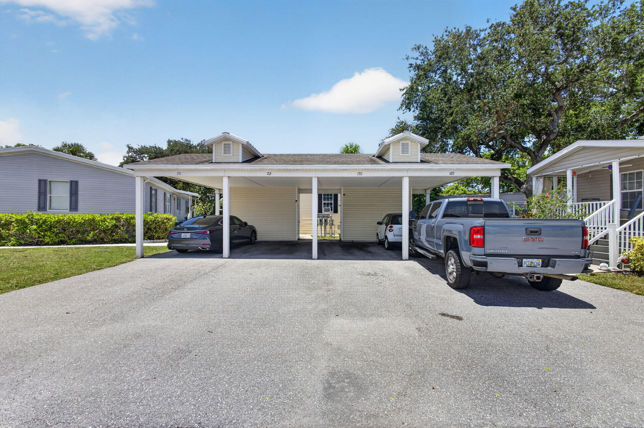 170 Maple Avenue W Property Photo 1