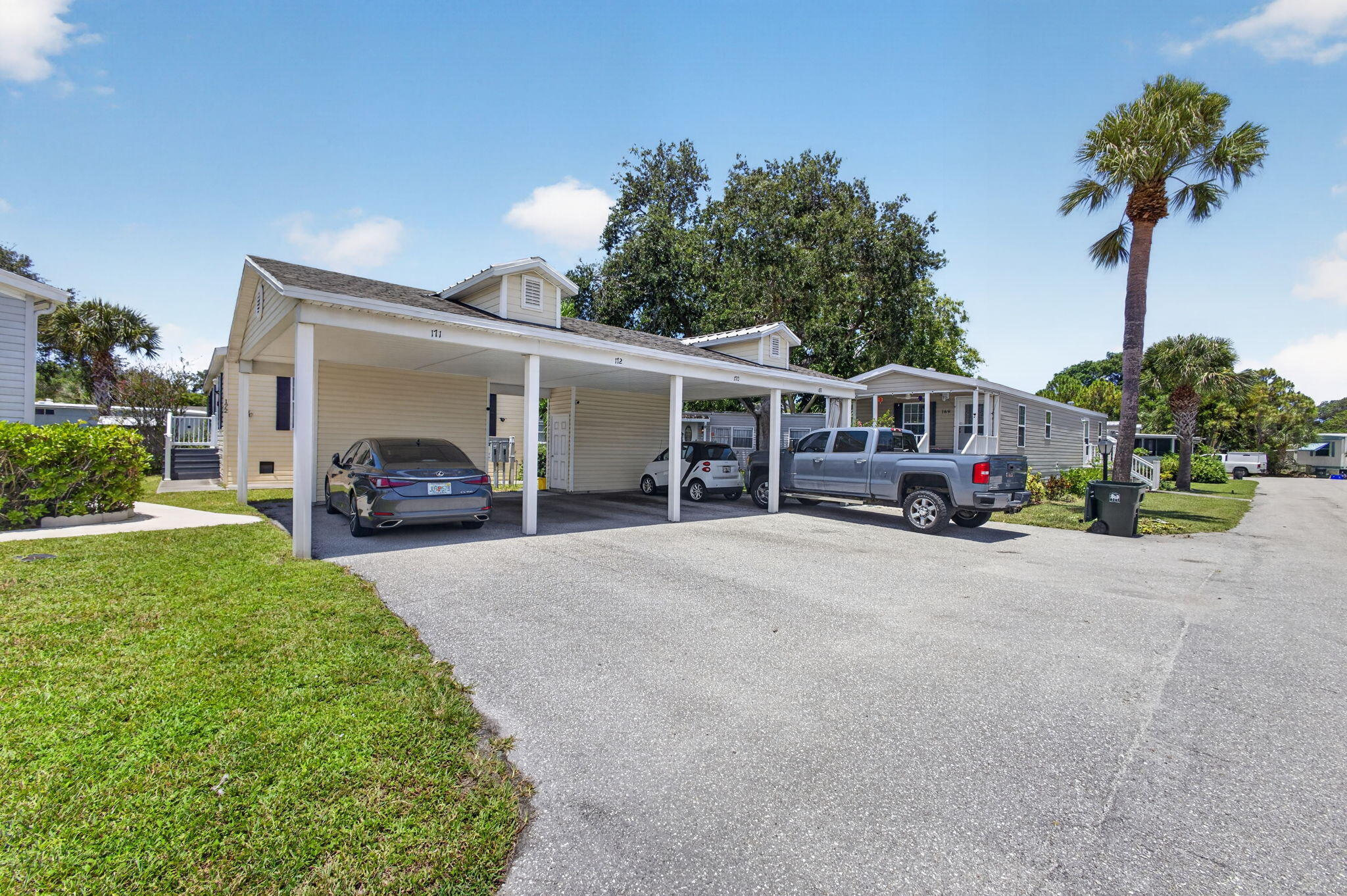 170 Maple Avenue W Property Photo 2
