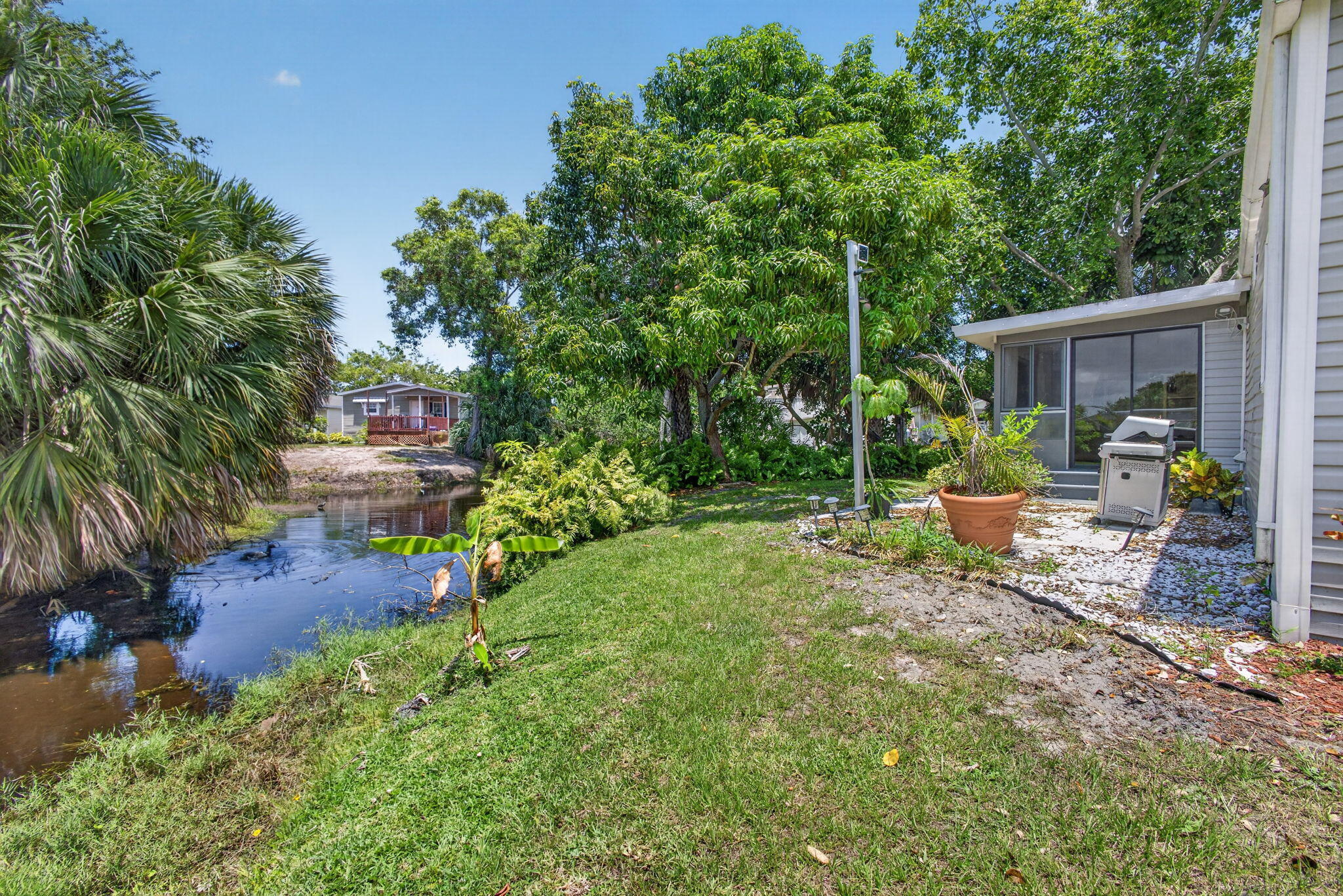 170 Maple Avenue W Property Photo 9