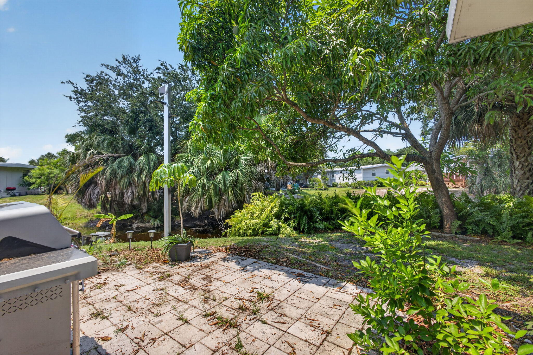 170 Maple Avenue W Property Photo 41