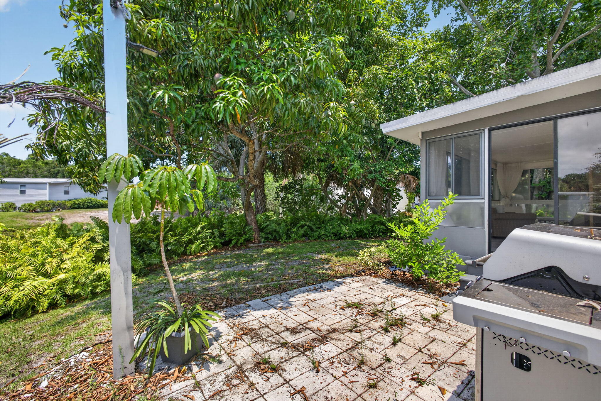 170 Maple Avenue W Property Photo 42