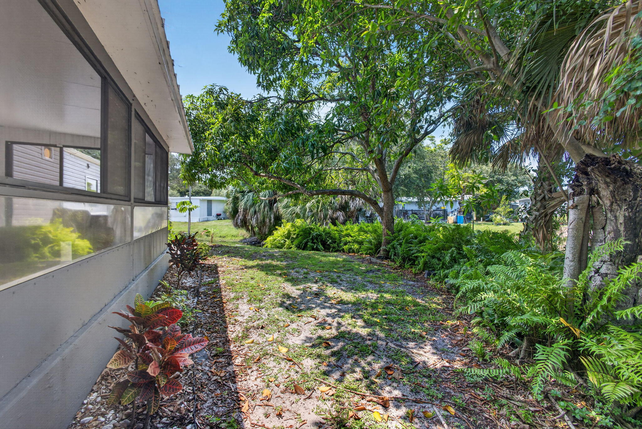 170 Maple Avenue W Property Photo 45