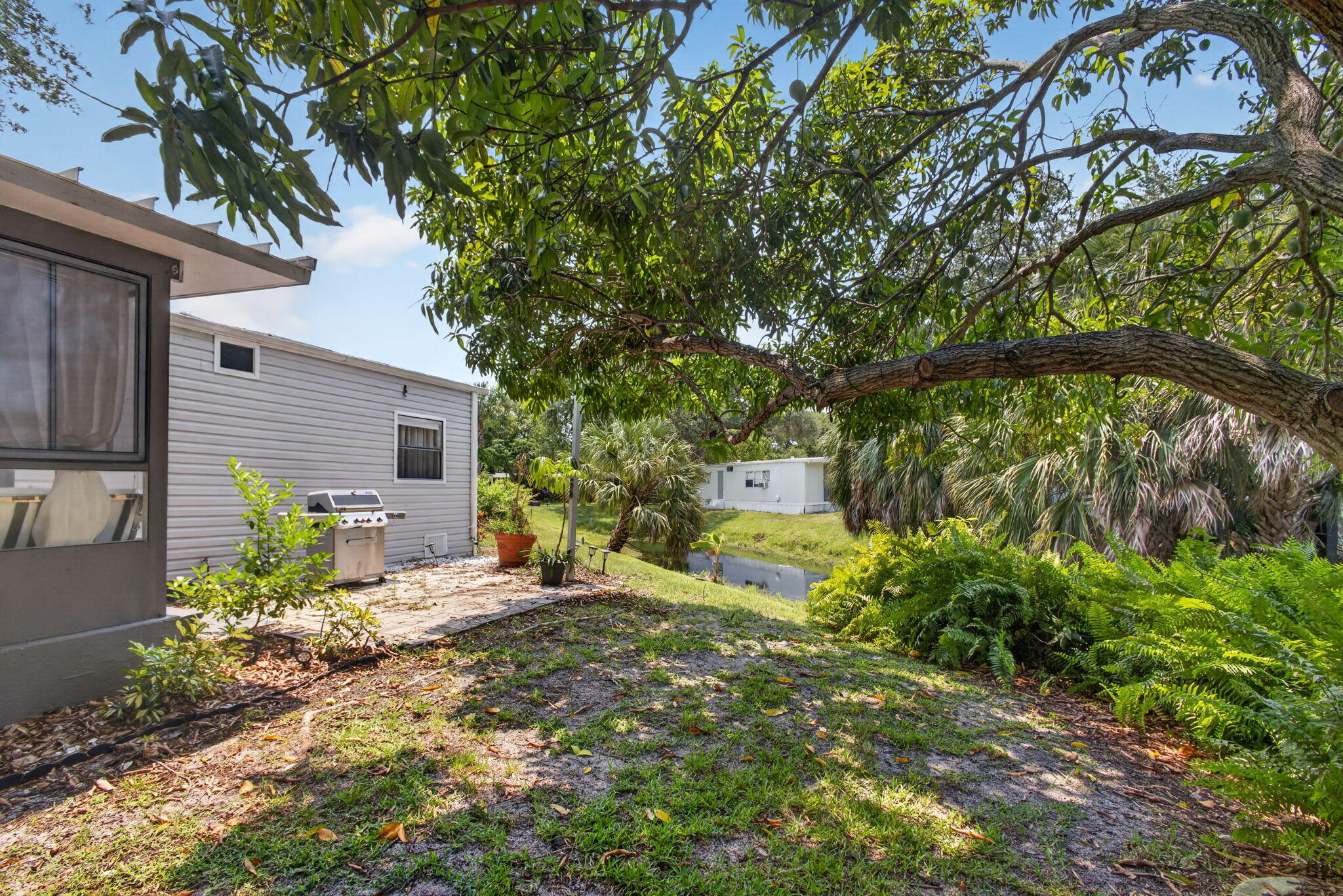 170 Maple Avenue W Property Photo 46