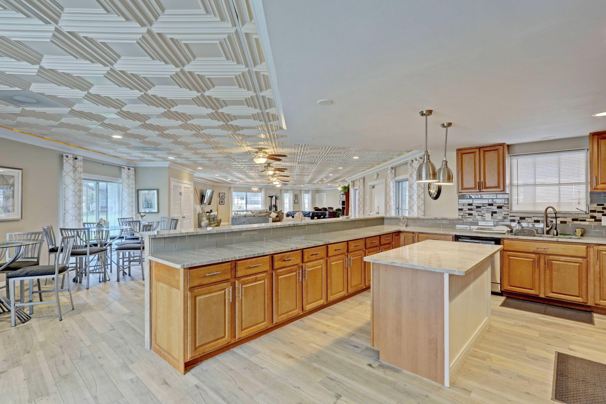 170 Maple Avenue W Property Photo 63