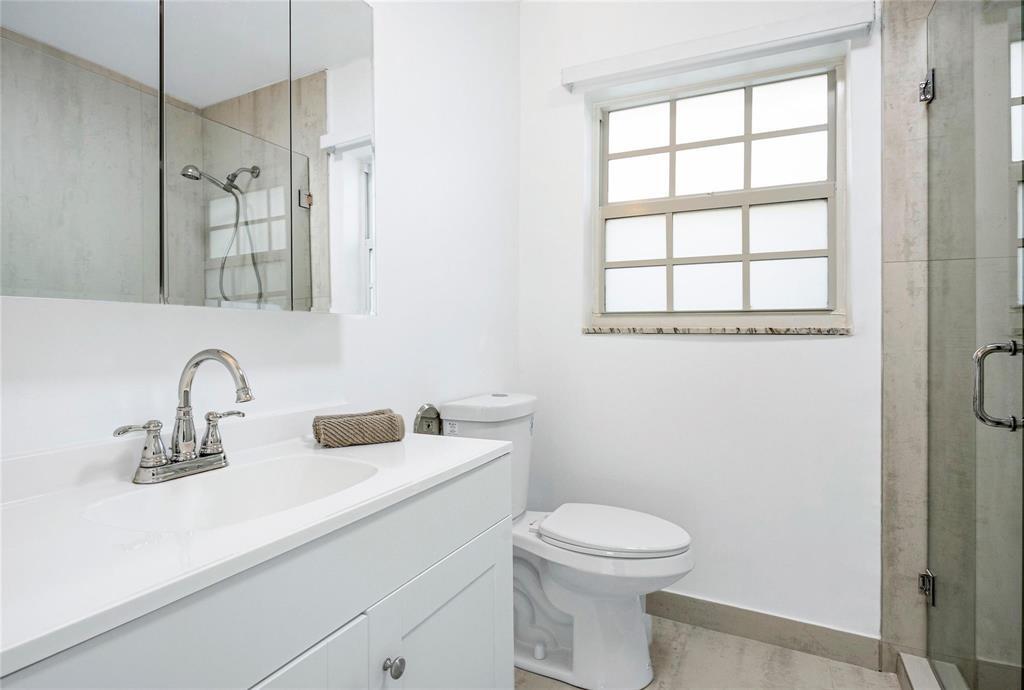 1940 Harbourview Drive Property Photo 26