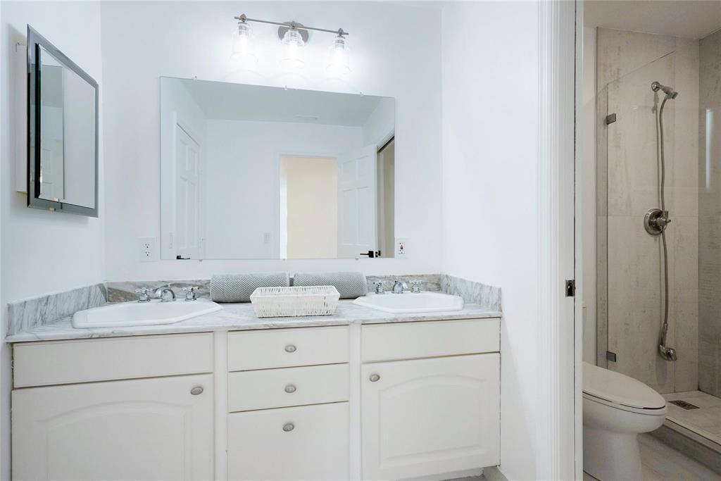 1940 Harbourview Drive Property Photo 32