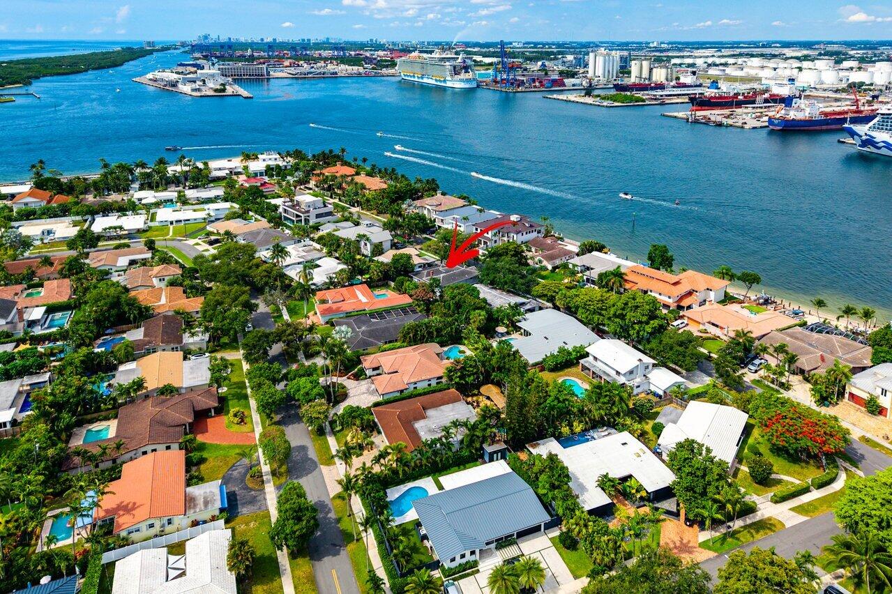 1940 Harbourview Drive Property Photo 44