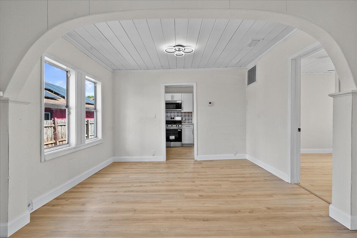 1011 22nd Street Property Photo 9