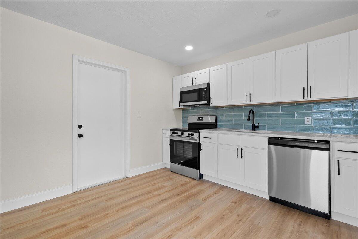 1306 S C Terrace Property Photo 4