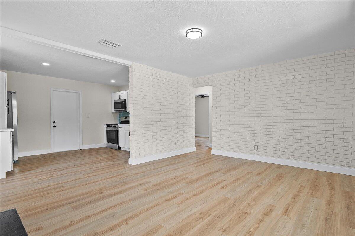 1306 S C Terrace Property Photo 8