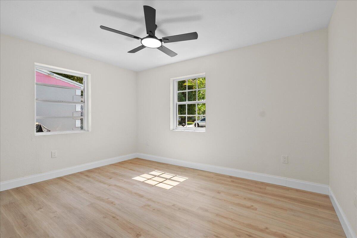 1306 S C Terrace Property Photo 9