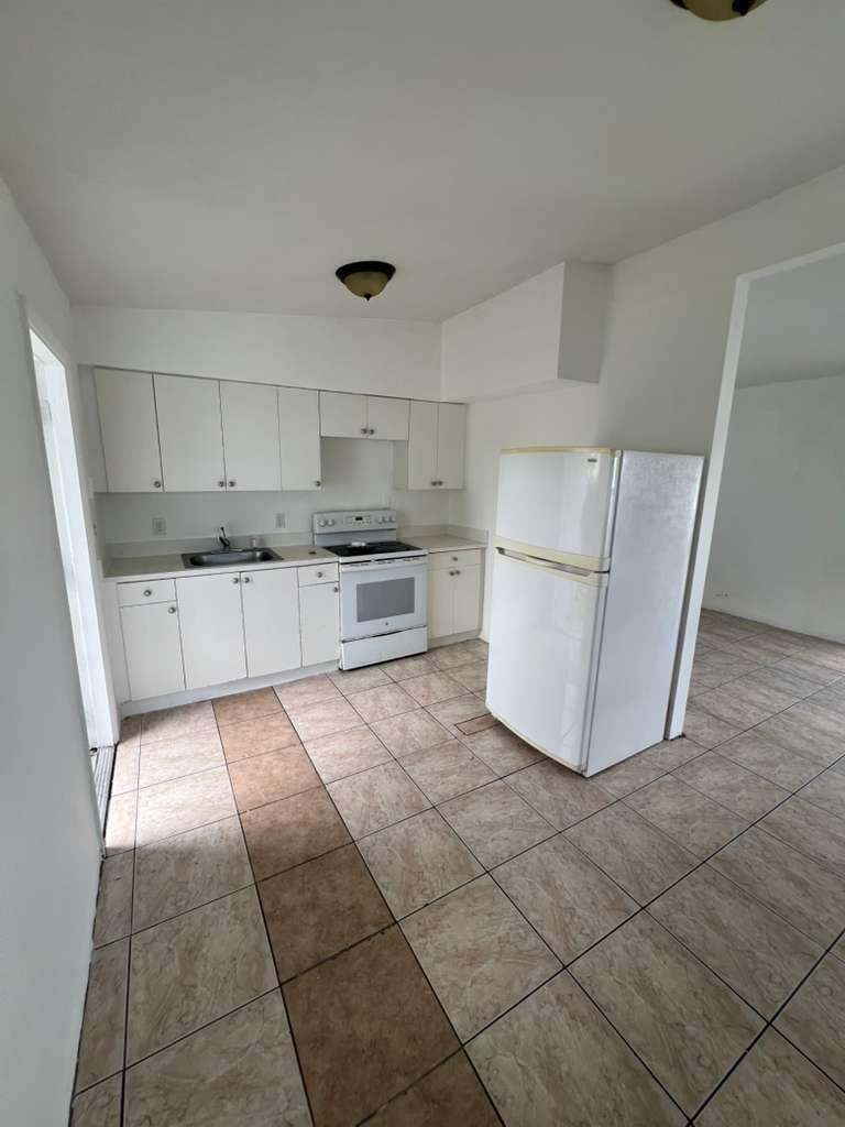 1524 NW 42nd Street B Property Photo 1