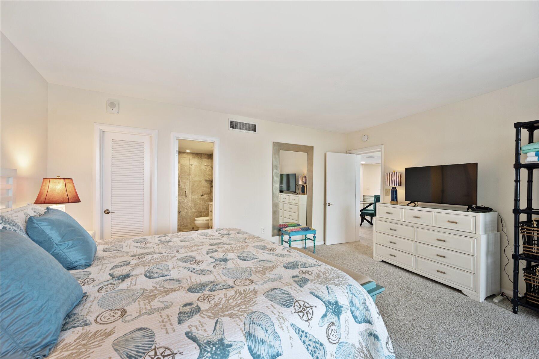 1213 S Ocean Boulevard 2-e Property Photo 11