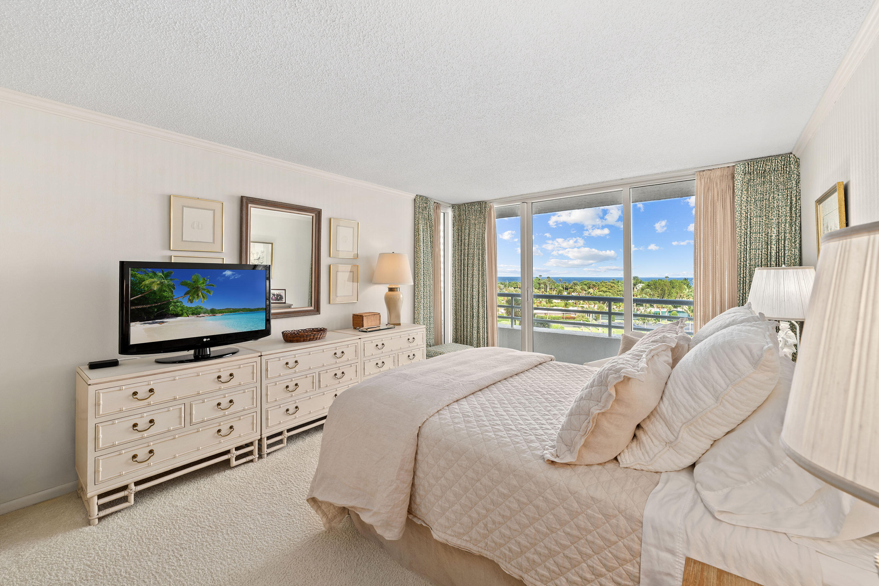 4201 N Ocean Boulevard 508 Property Photo 10