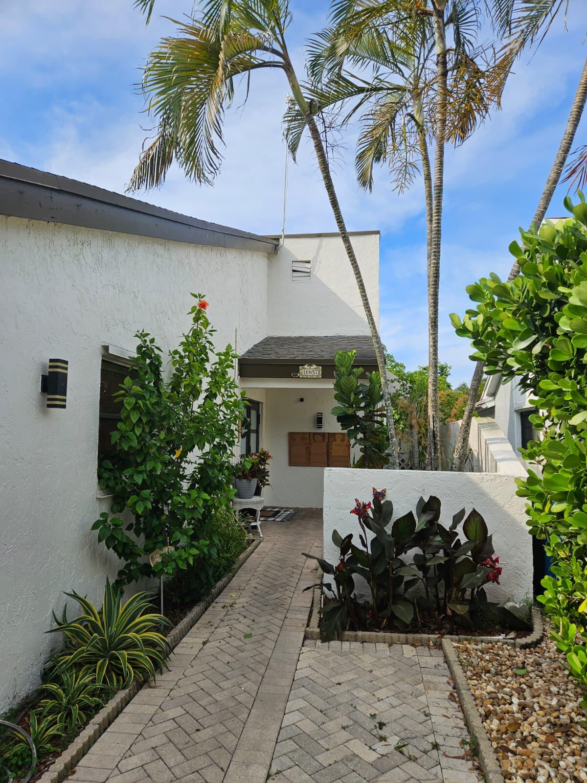 16657 Redwood Way Property Photo 3