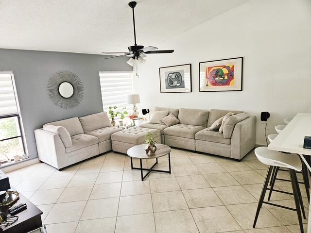 16657 Redwood Way Property Photo 6