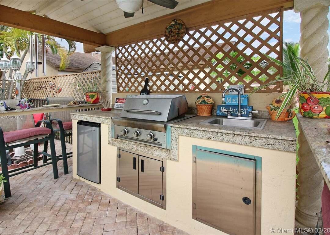 16657 Redwood Way Property Photo 9