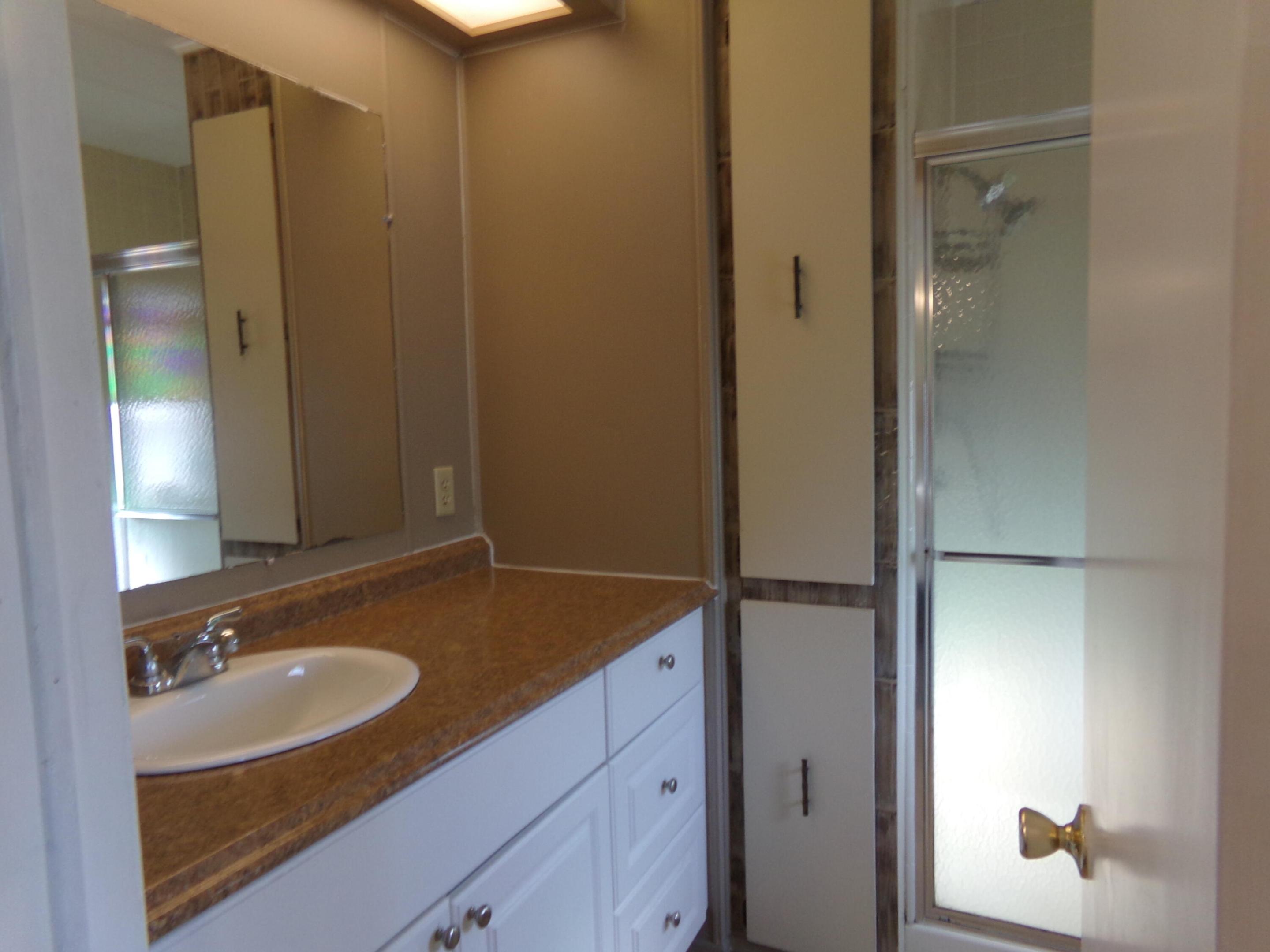 52004 Florinada Bay Property Photo 19
