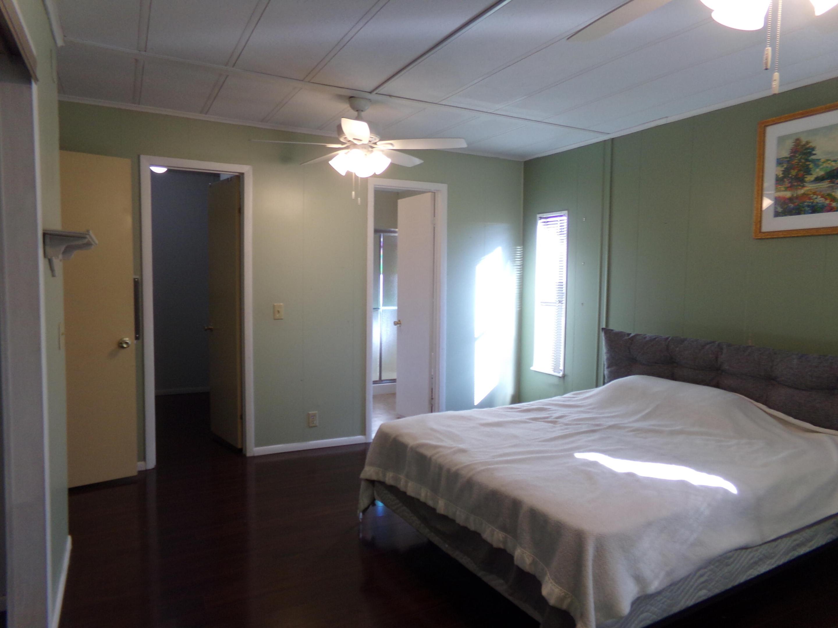 52004 Florinada Bay Property Photo 22