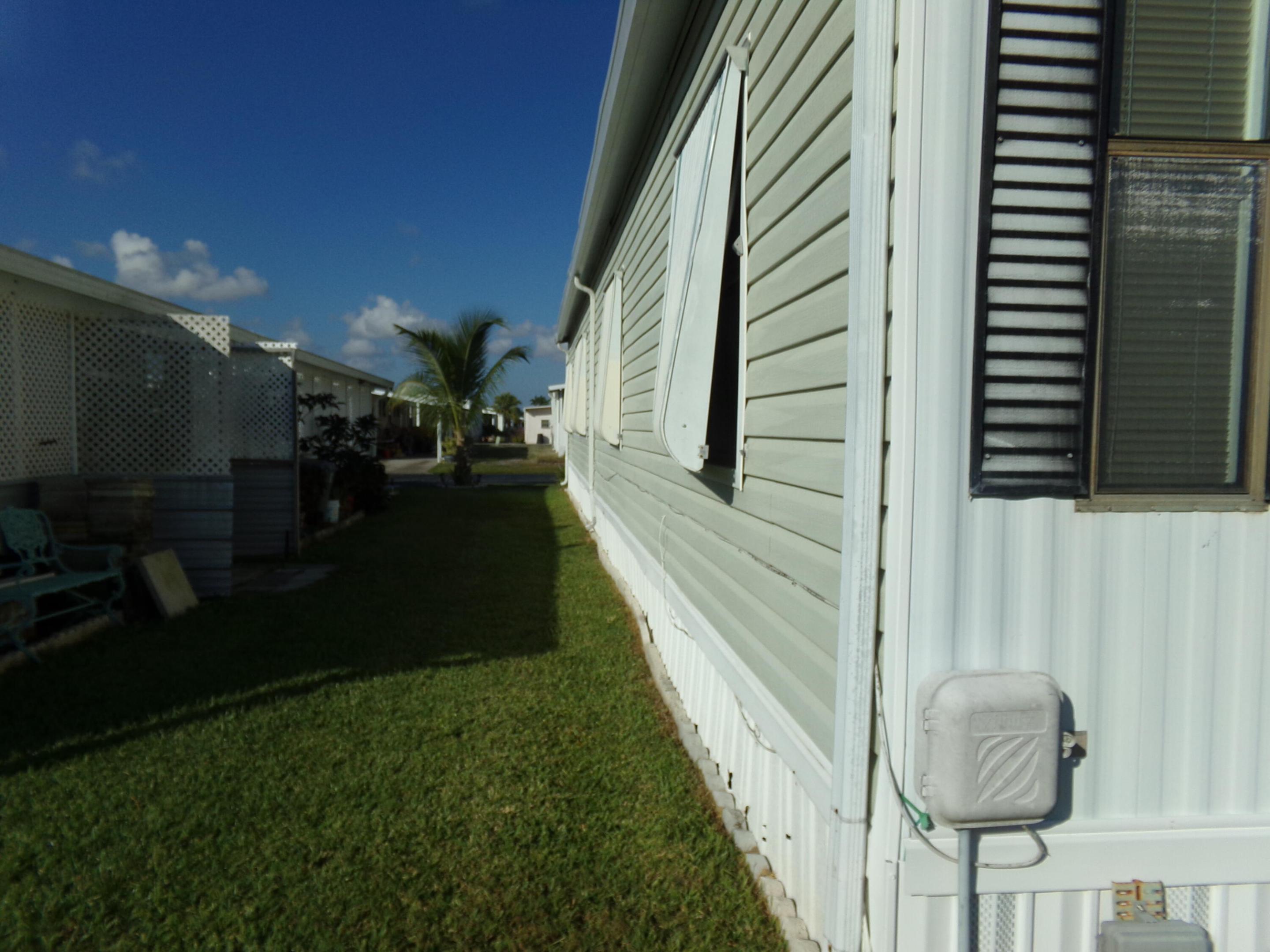 52004 Florinada Bay Property Photo 30
