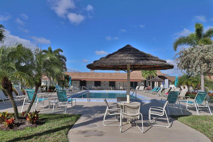 52004 Florinada Bay Property Photo 33