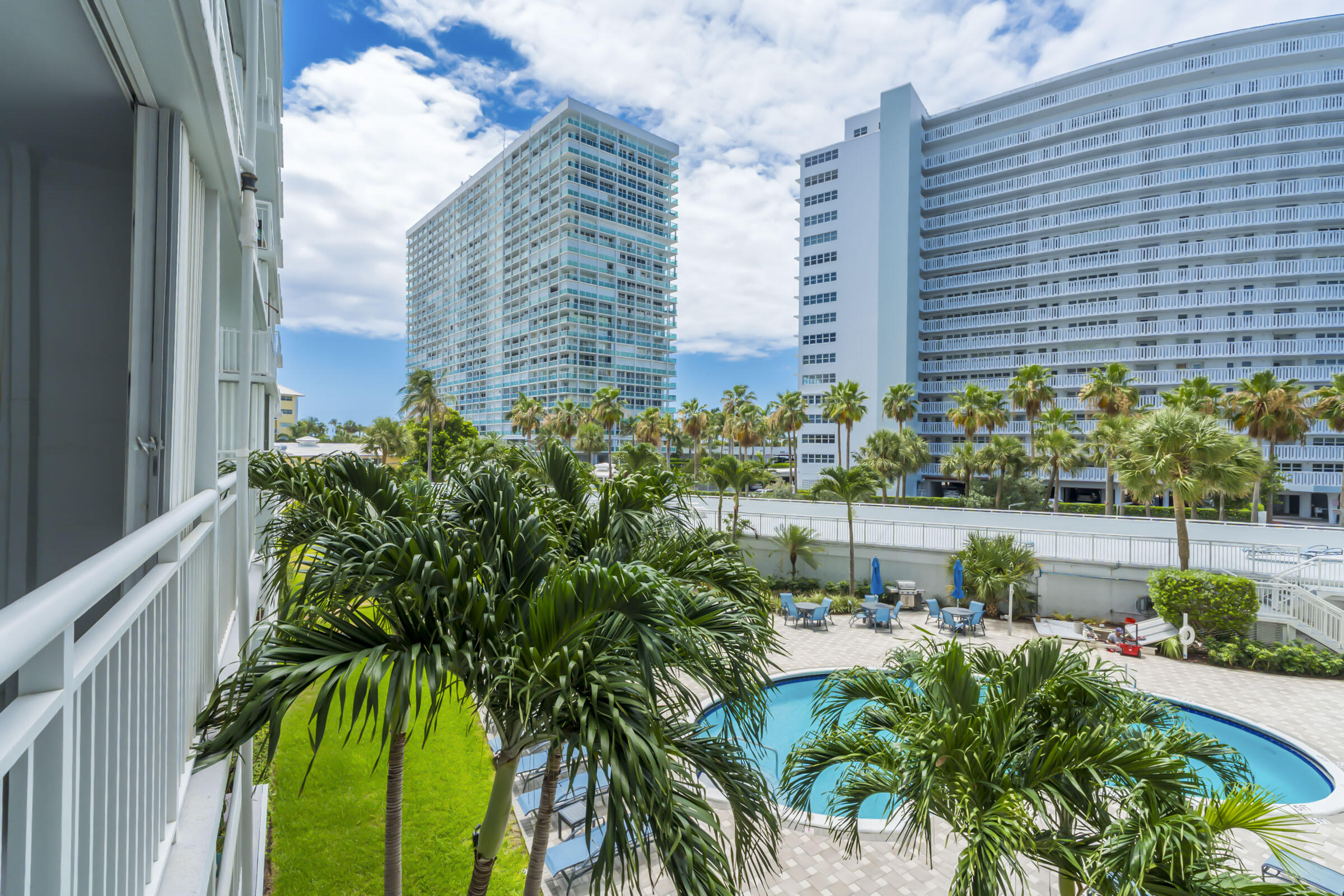 1920 S Ocean Drive 306 Property Photo 1