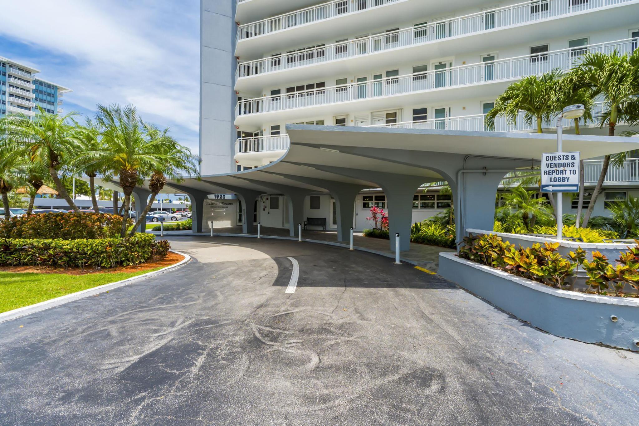 1920 S Ocean Drive 306 Property Photo 3