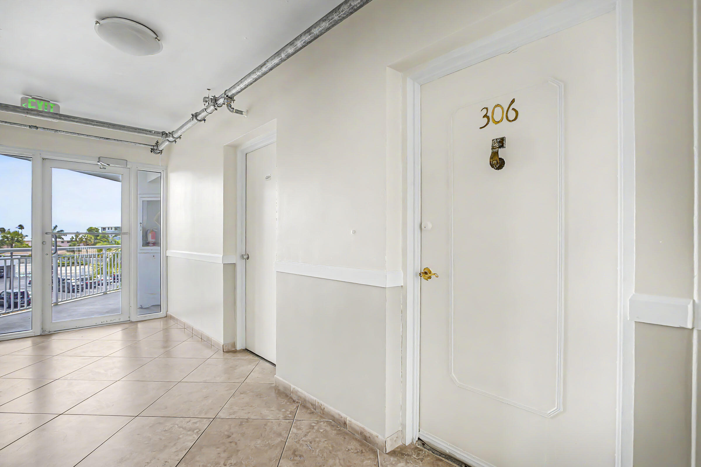 1920 S Ocean Drive 306 Property Photo 5