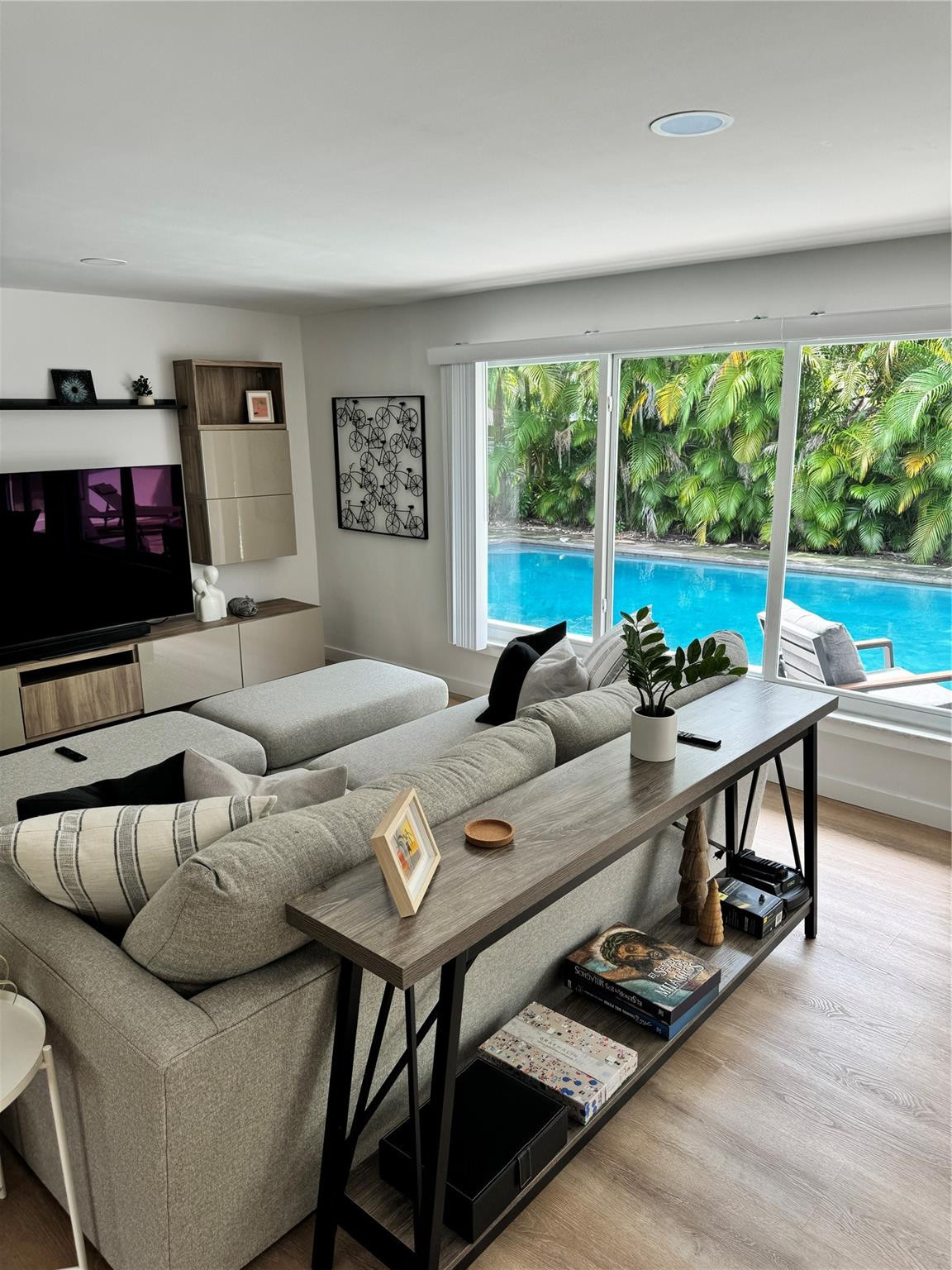 2020 Coral Reef Drive N/a Property Photo 17