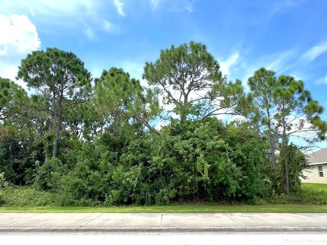 232 Sw Becker Road Property Photo 2