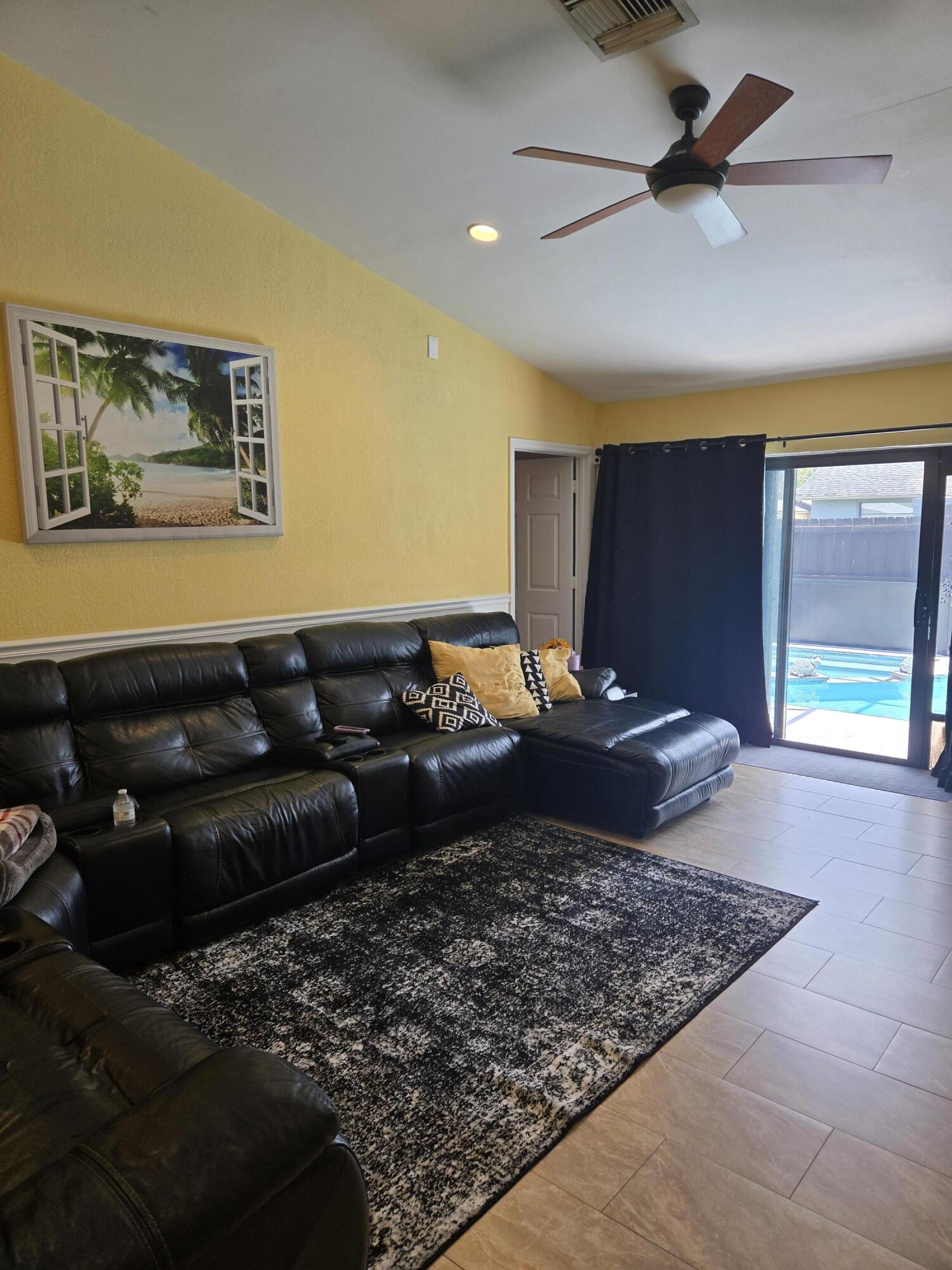 1402 Denlow Lane Property Photo 8