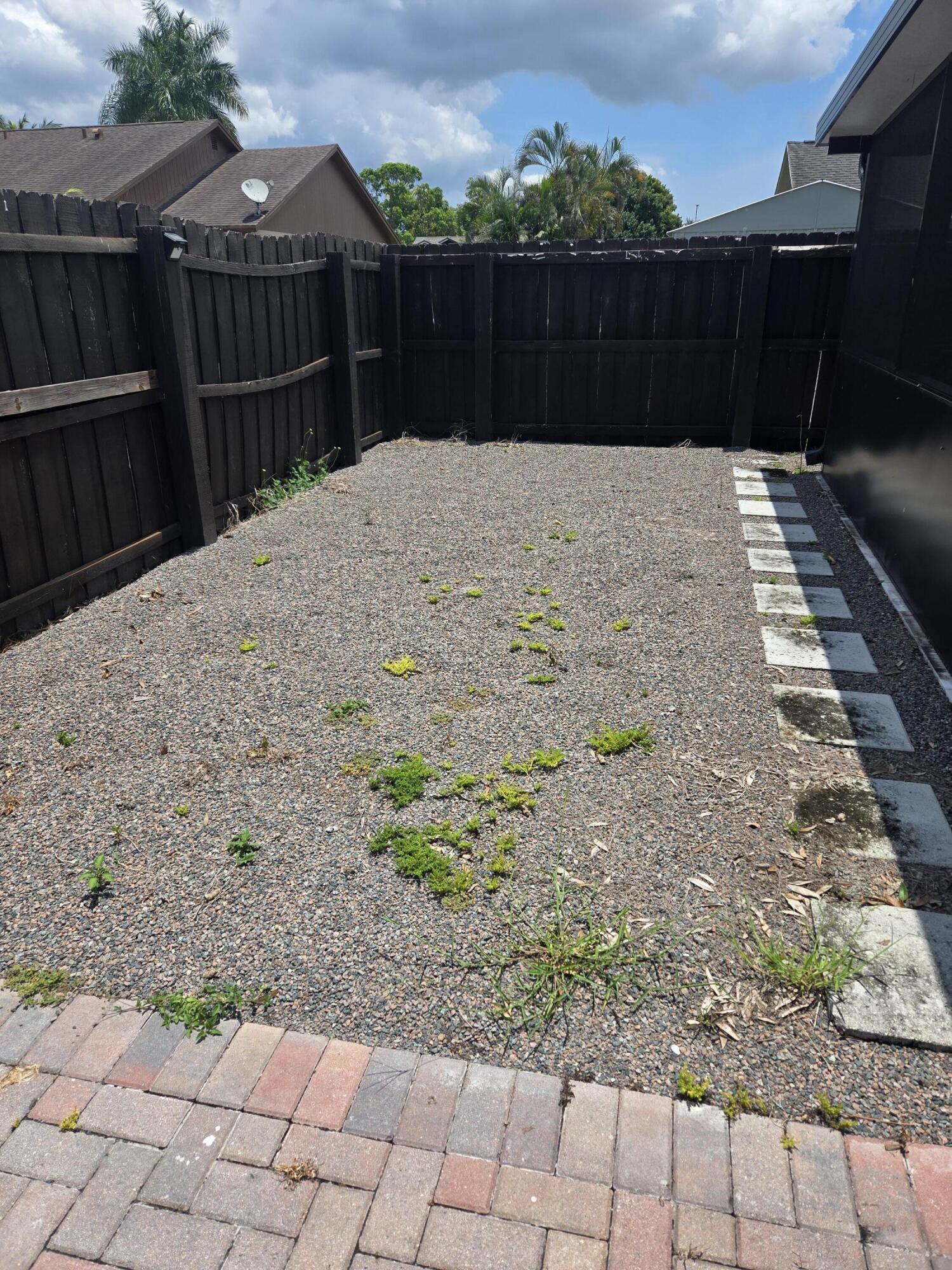 1402 Denlow Lane Property Photo 18