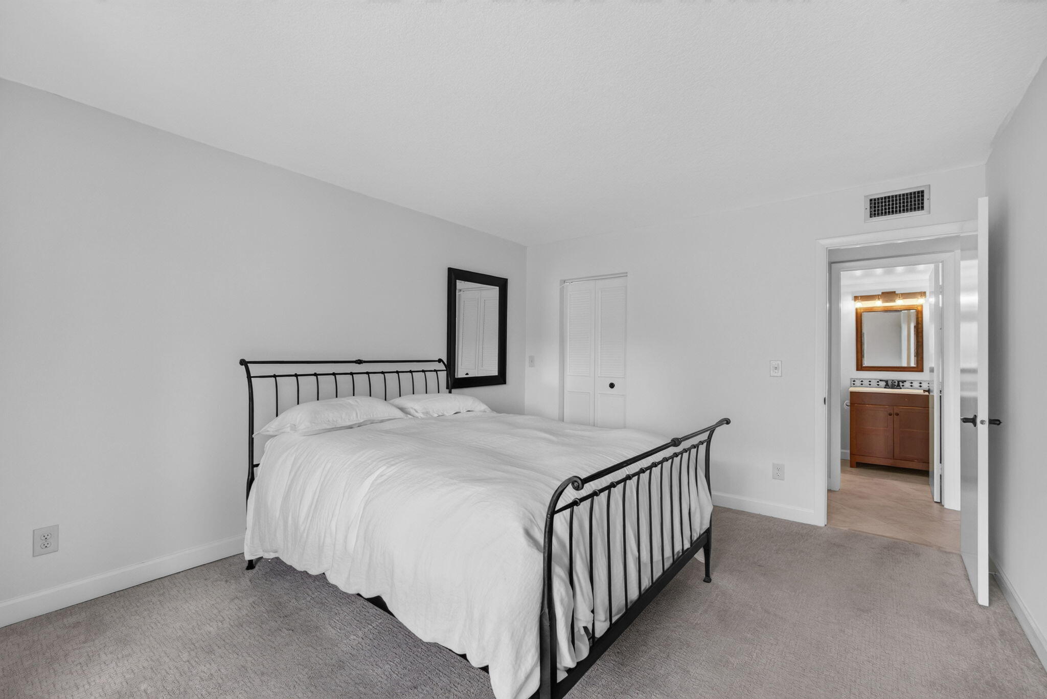 18081 Se Country Club Drive 9-83 Property Photo 12