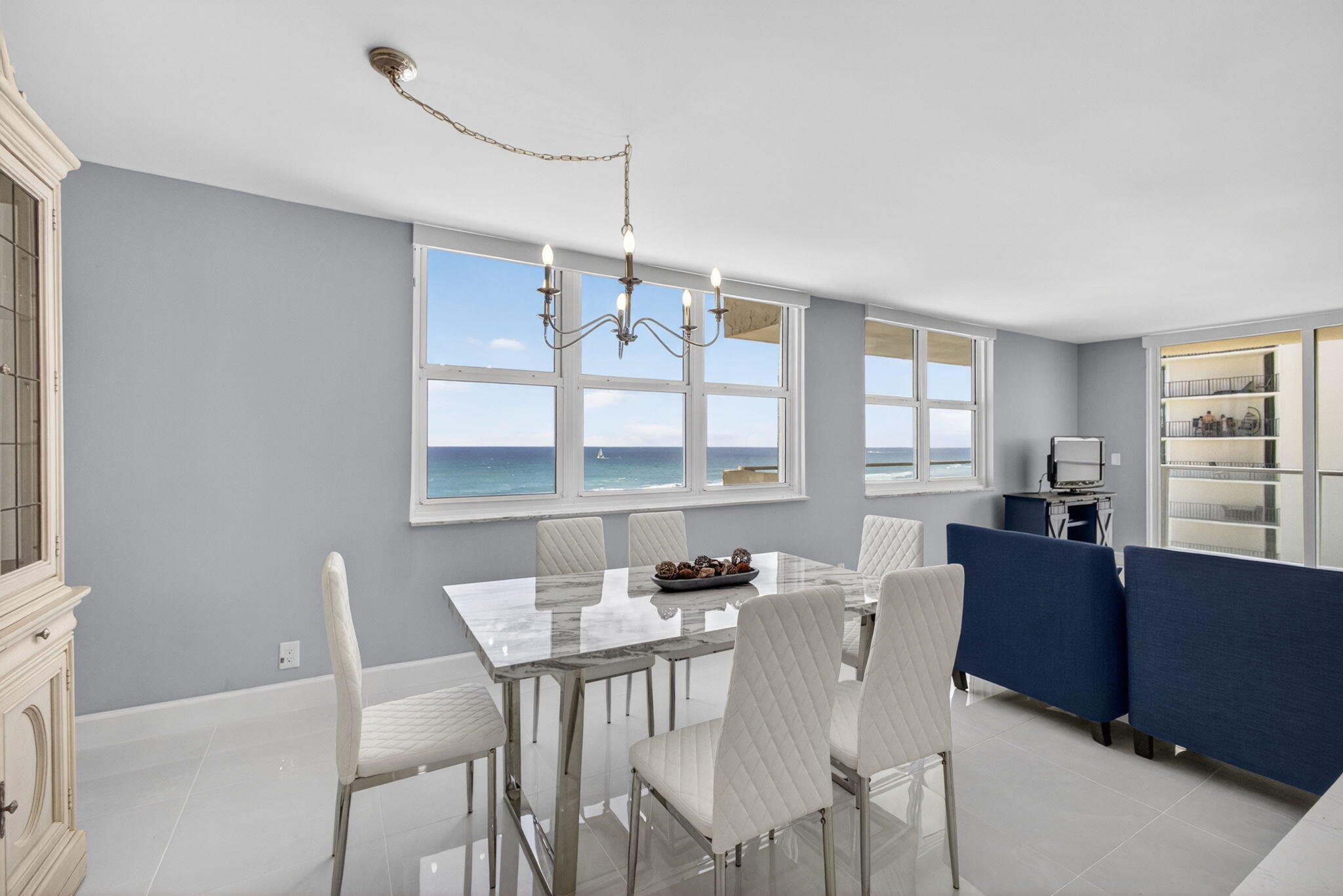 5440 N Ocean Drive 807 Property Photo 11