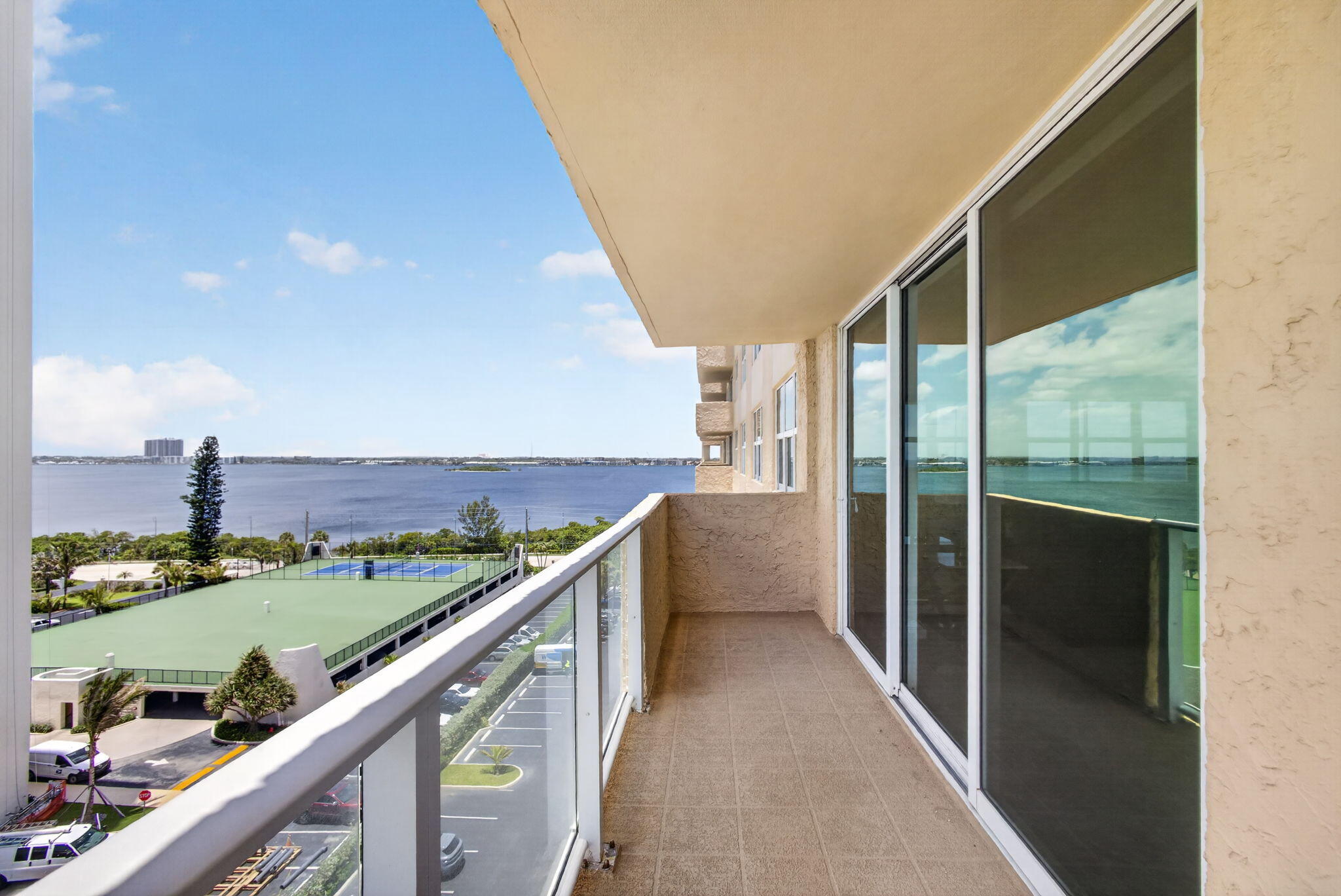 5440 N Ocean Drive 807 Property Photo 39