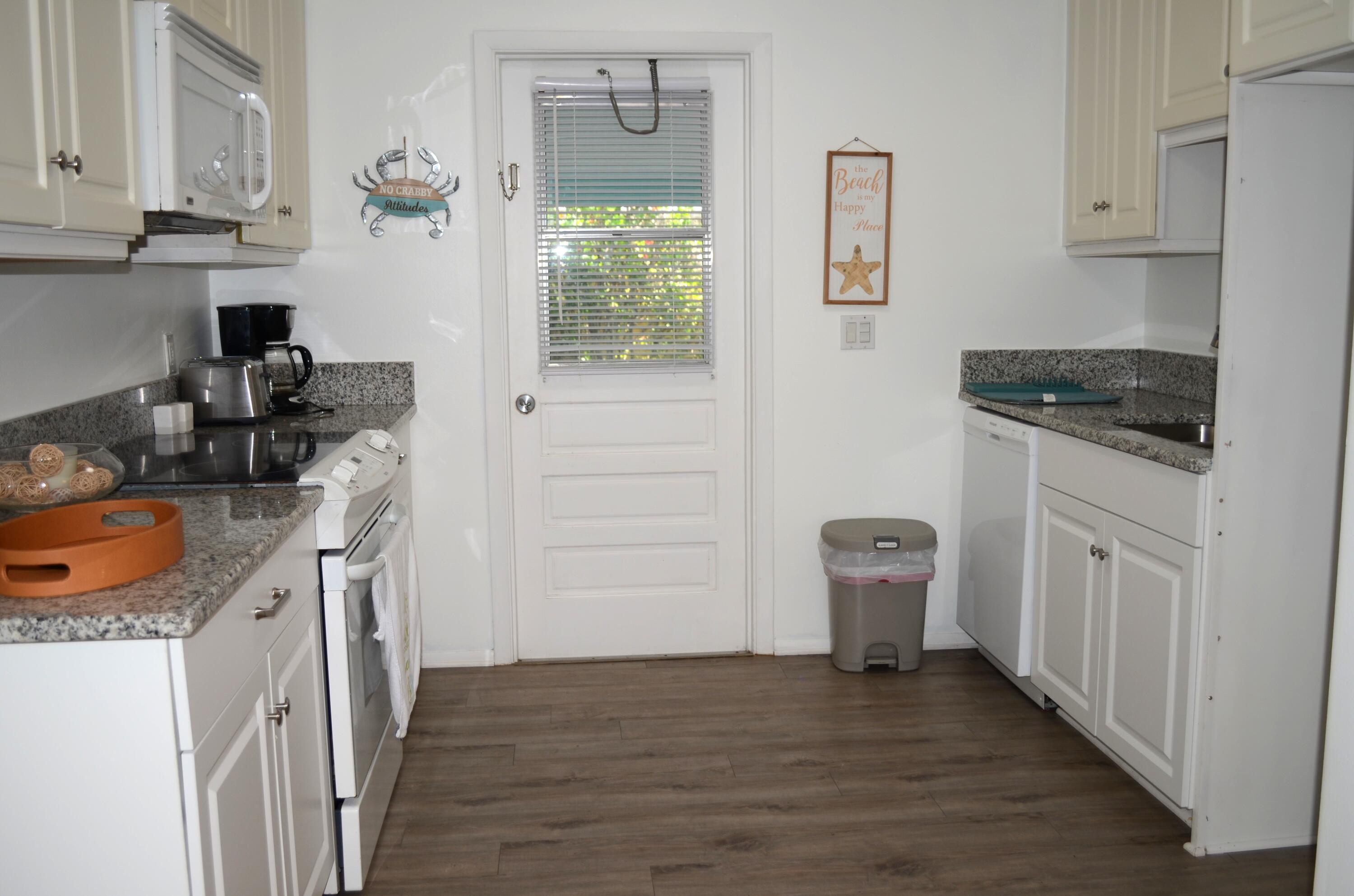 1115 Hernando Street B Property Photo 7
