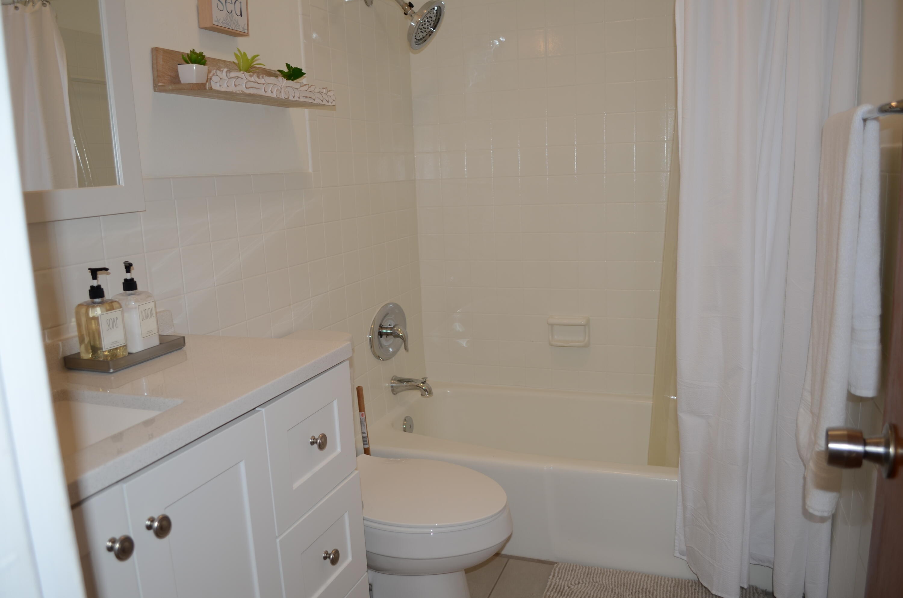 1115 Hernando Street B Property Photo 9