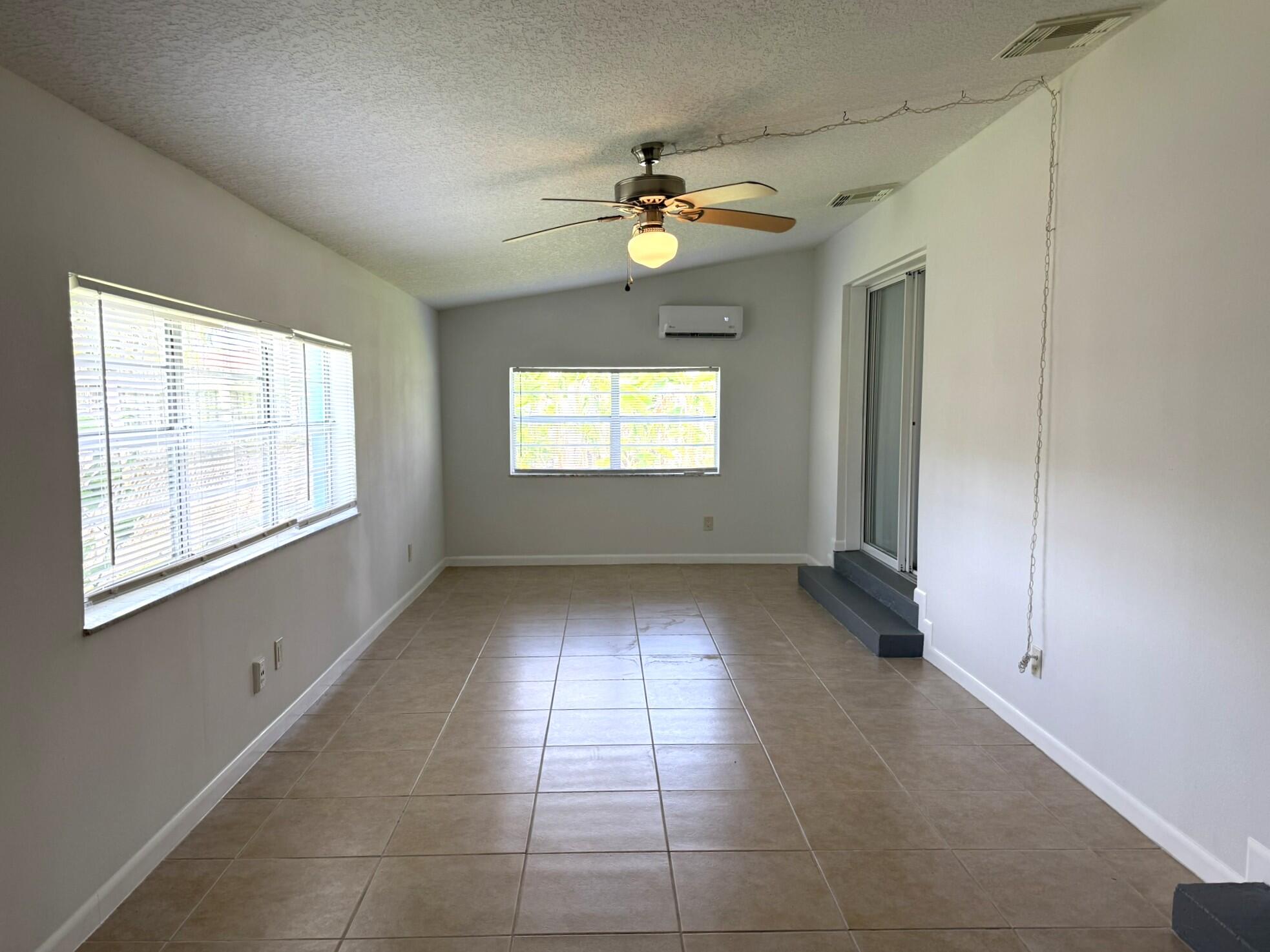 1115 Hernando Street B Property Photo 14