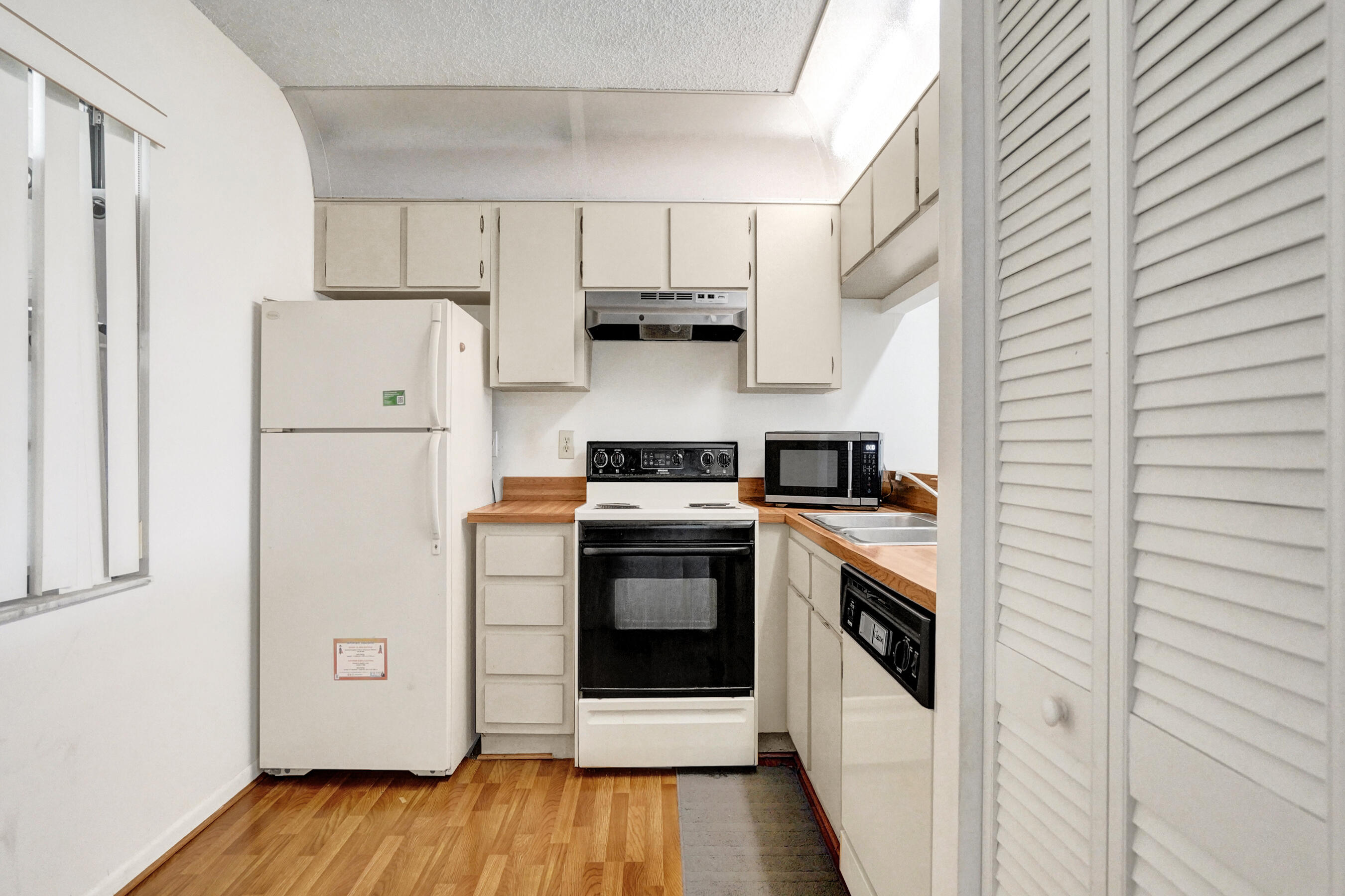 10451 W Broward Boulevard 205 Property Photo 4