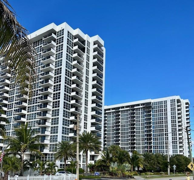 531 N Ocean Boulevard 1808 Property Photo 1