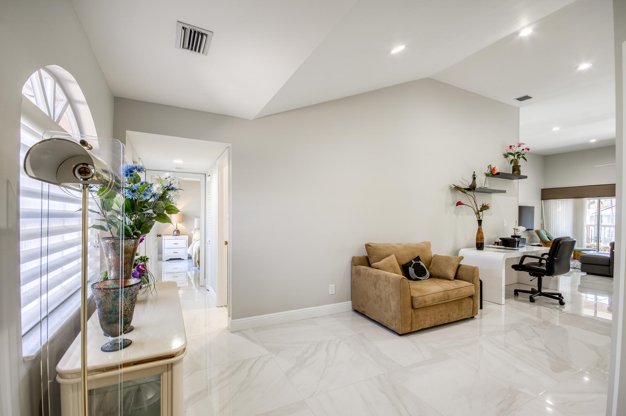 208 Legendary Circle Property Photo 5