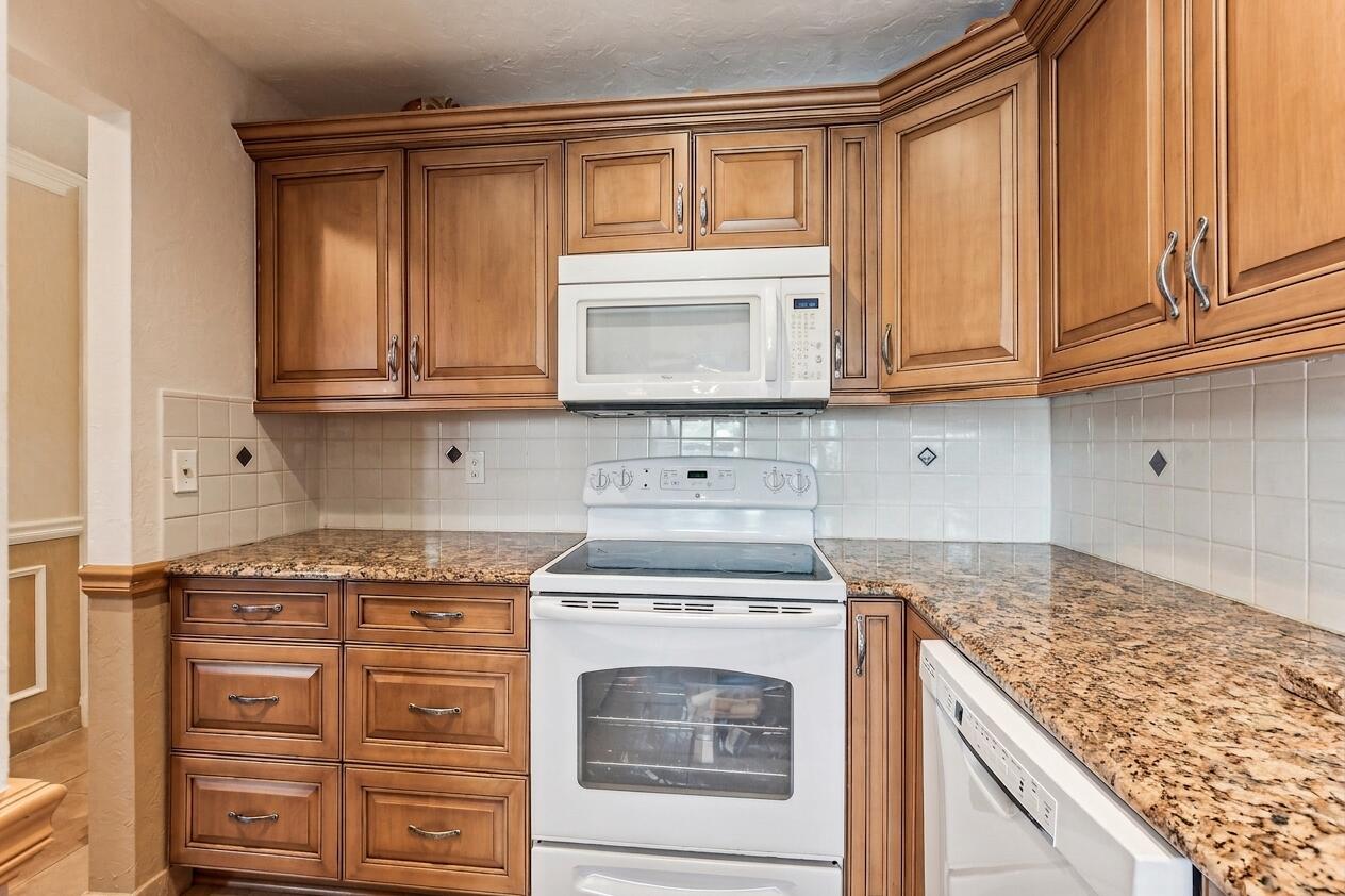1051 Orange Terrace 103 Property Photo 2
