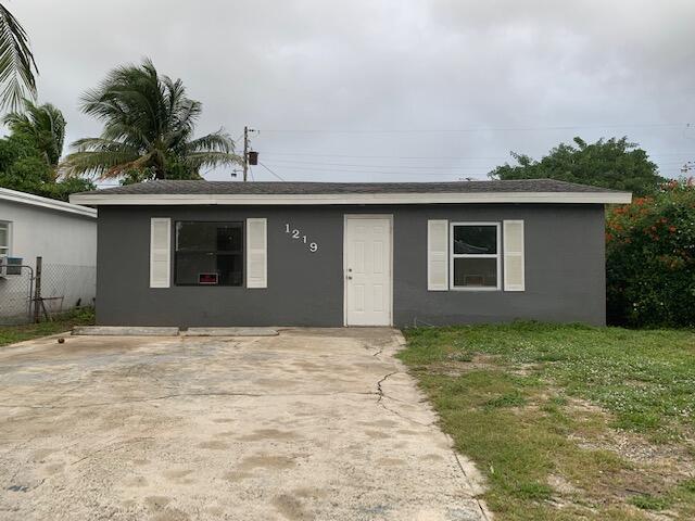 1219 Highland Road Property Photo 1