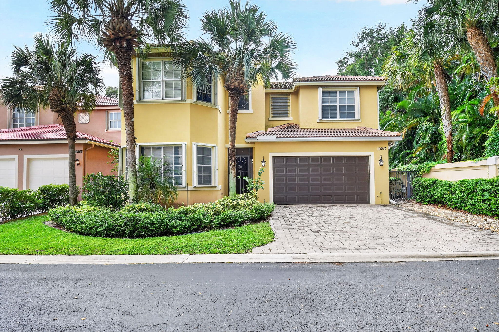 10247 Isle Wynd Court Property Photo 1