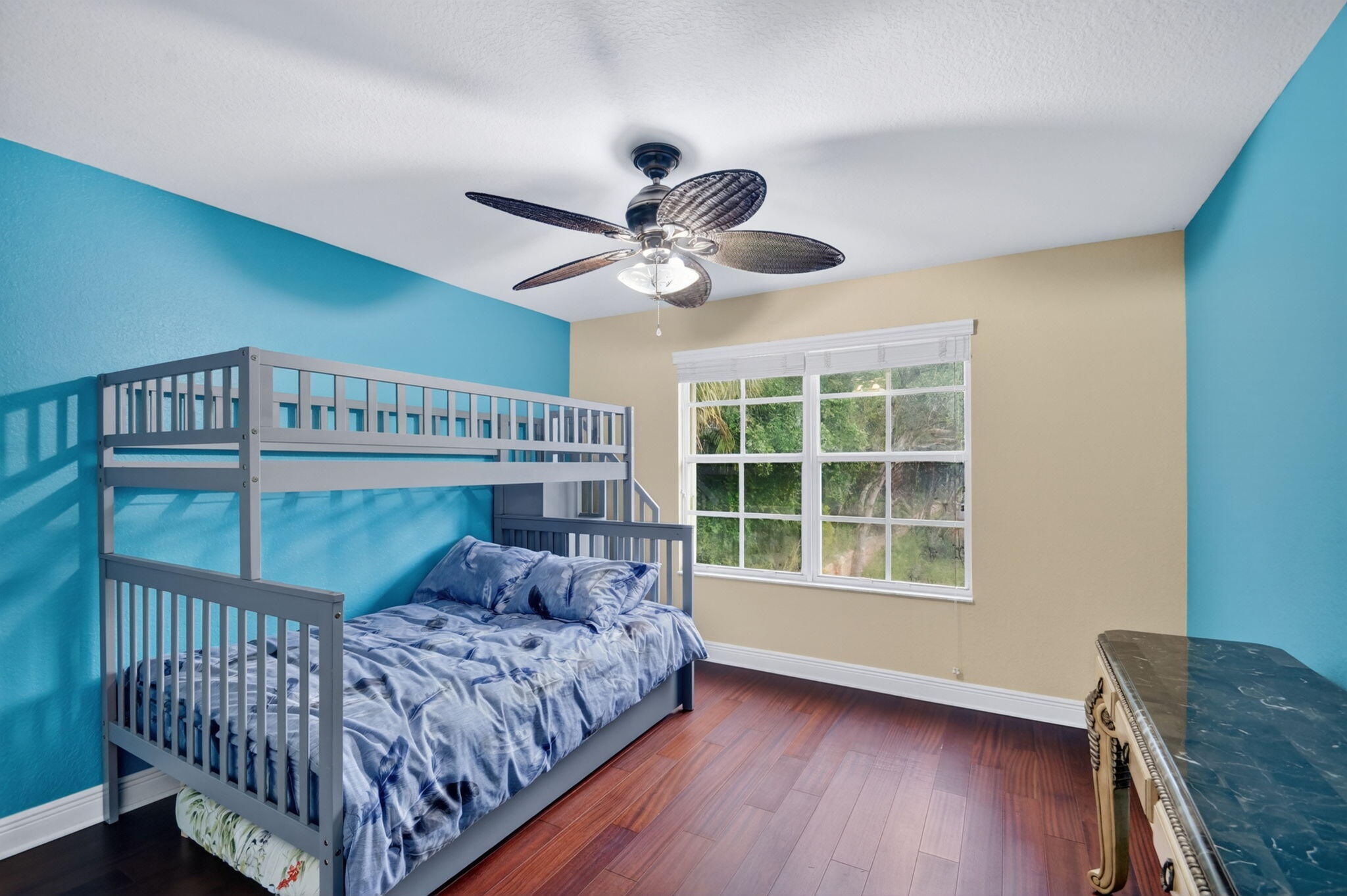 10247 Isle Wynd Court Property Photo 8