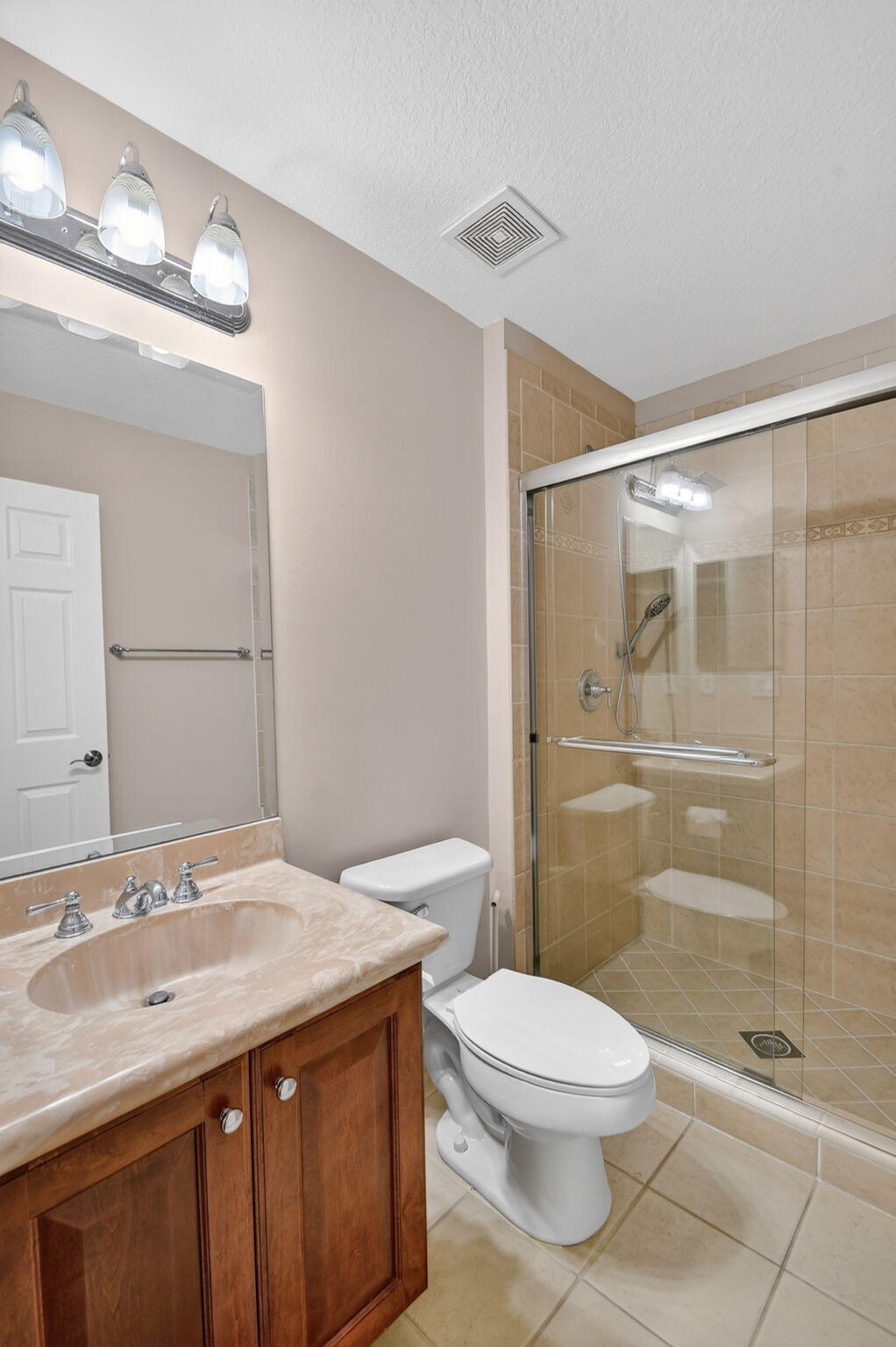 10247 Isle Wynd Court Property Photo 12