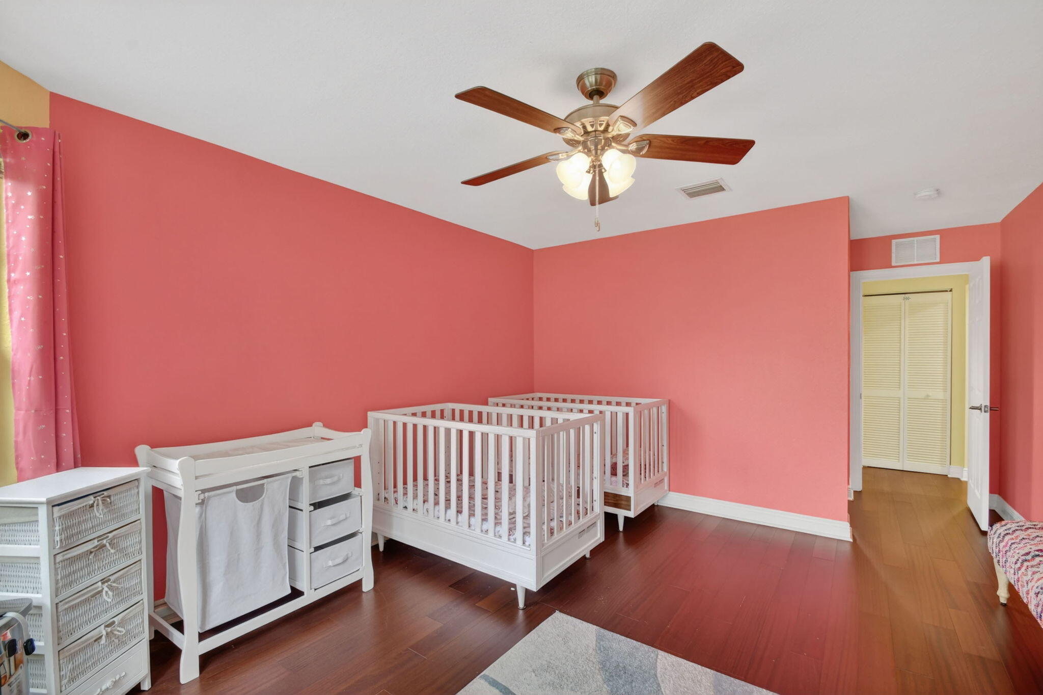 10247 Isle Wynd Court Property Photo 14